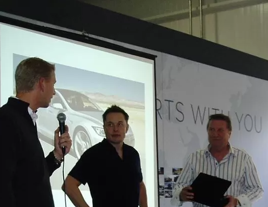 Adam Drewniany… dwa razy uratował Teslę