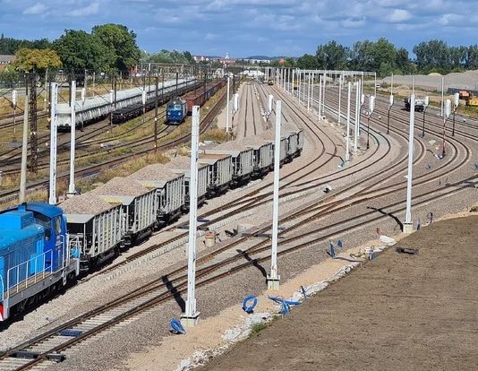 Postęp prac na stacji kolejowej Ełk zbliża się do półmetka